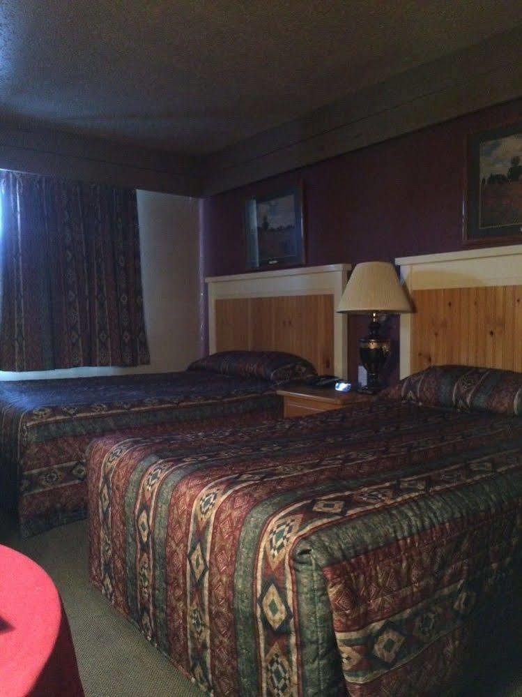 Logan Lake Lodge Exterior photo
